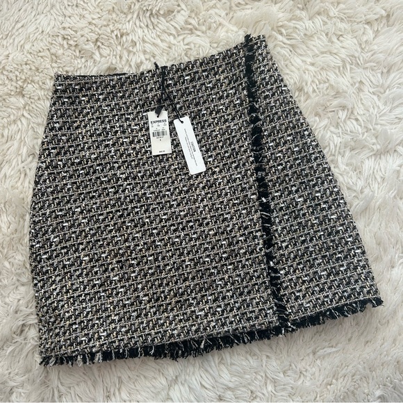 Express Dresses & Skirts - Express Tweed Mini Skirt With Fringe Black White Gold Metallic Size 4 NWT